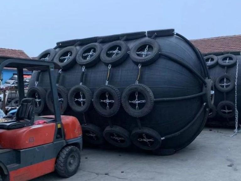 Sling type fenders