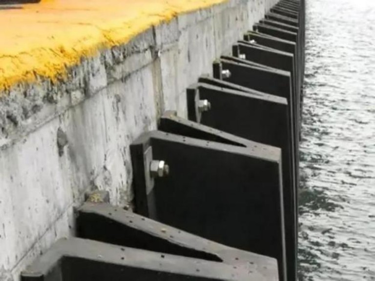 Rubber Fender Type V - Efficient Port Protection
